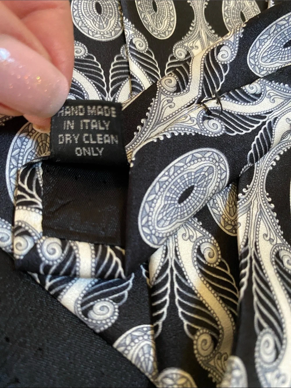 💯 Silk Hand Made In Italy 🇮🇹 Stunning Black White Versace Style Print Rare Tie